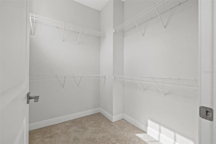 Bedroom 3 Walk-in Closet