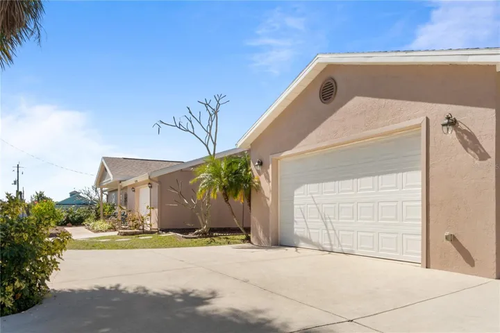 Detached 2 car garage 40x20