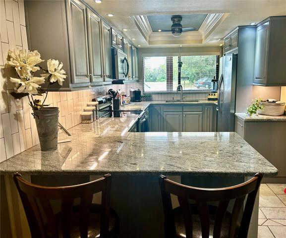 Bar into kitchen