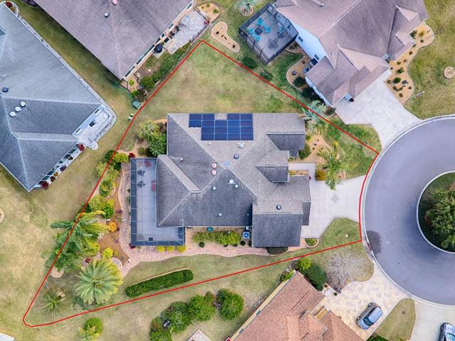 LARGE PIE SHAPED FOOTPRINT OFFERING LANDSCAPING PRIVACY AND DISTANCE BETWEEN YOU AND THE NEIGHBORS.