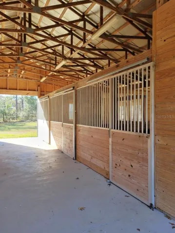 3 Stalls