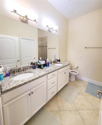 Master Suite 1 Bathroom