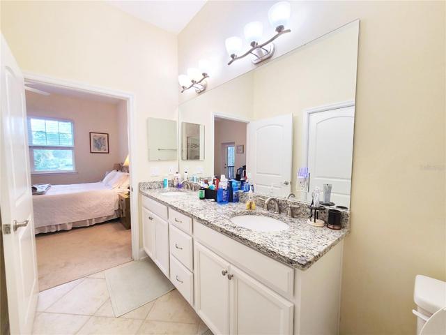 Master Suite 1 Bathroom