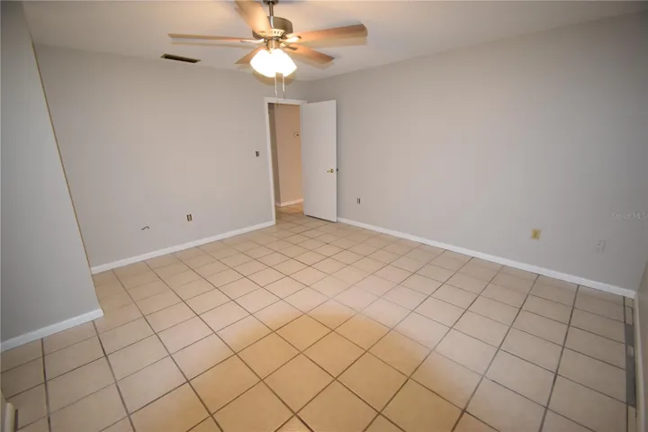 910