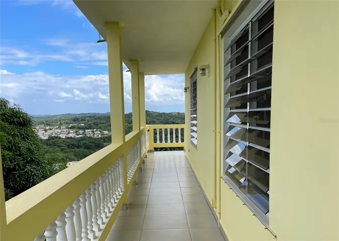 Side Balcony