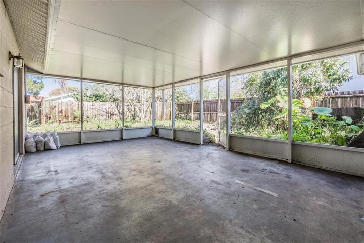 OUTDOOR SCREENED PATIO