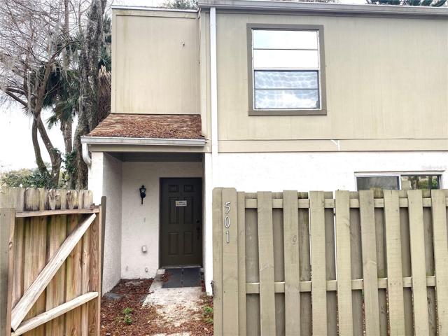 Front facade, end unit!