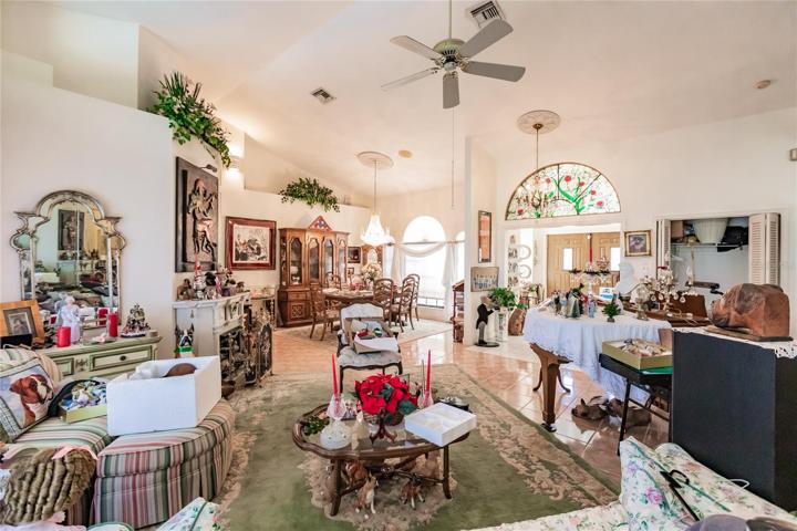 OPEN FLOOR PLAN