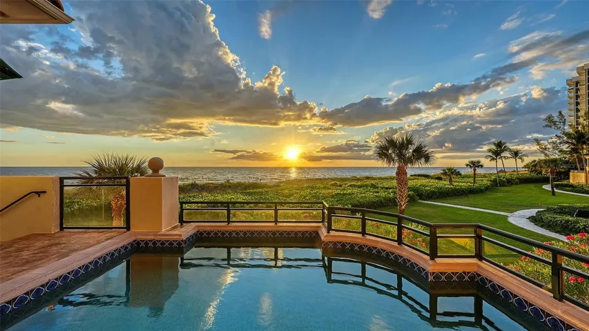 Jaw dropping sunsets from your PRIVATE pool