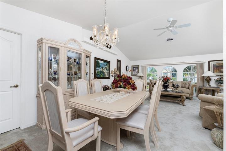 Dining room / Living room