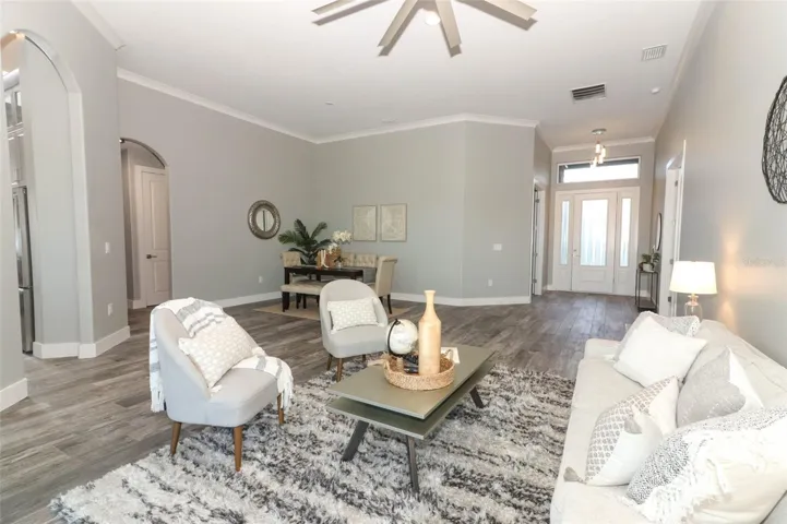 Formal Living Room/Dinning Room
