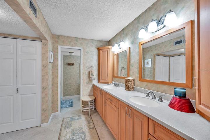 Primary Ensuite Bath