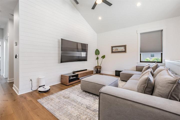Upstairs Bonus Room/Loft