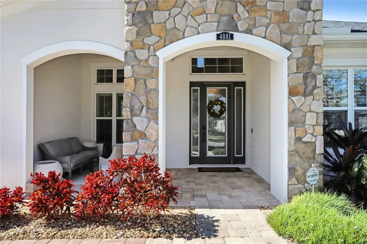 Front Entry w/Natural Stone Accents