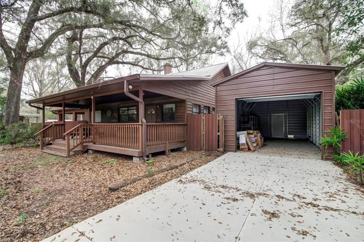Detached Garage