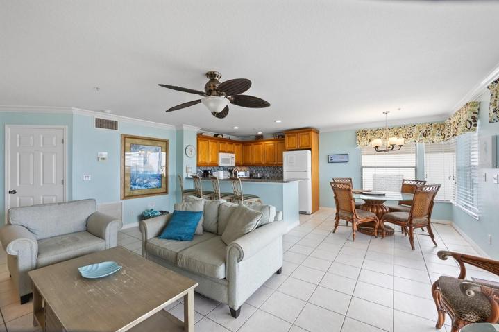 Open and Spacious Living Area