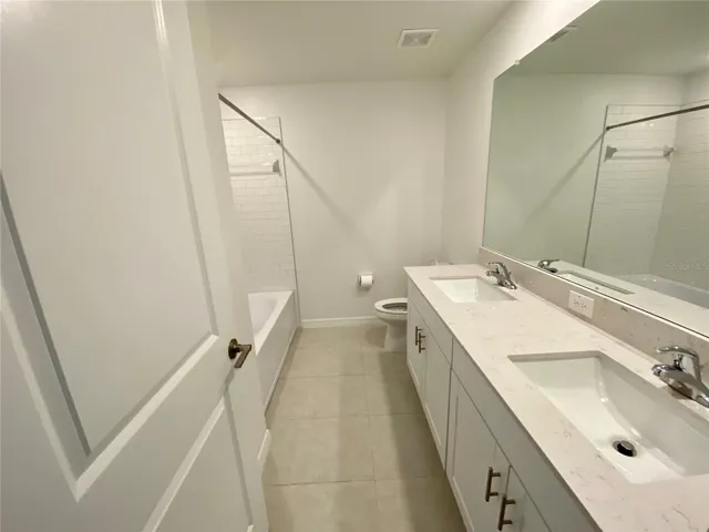 2nd Floor Bath