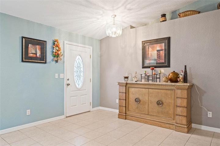 Entrance/foyer