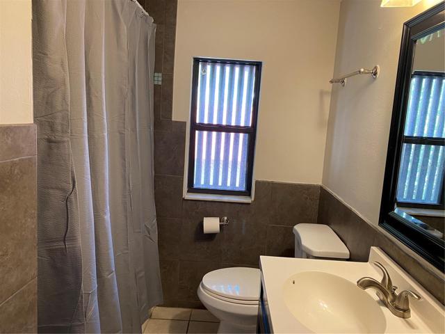 BATHROOM WITH TUB & SHOWER