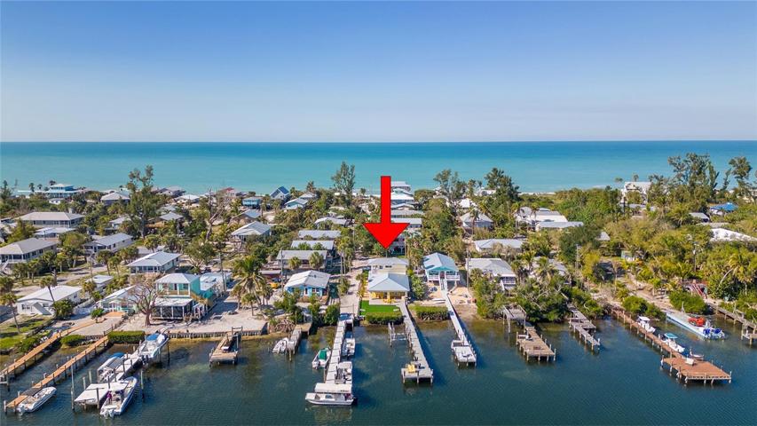 Bayfront home and a short stroll to the beach!