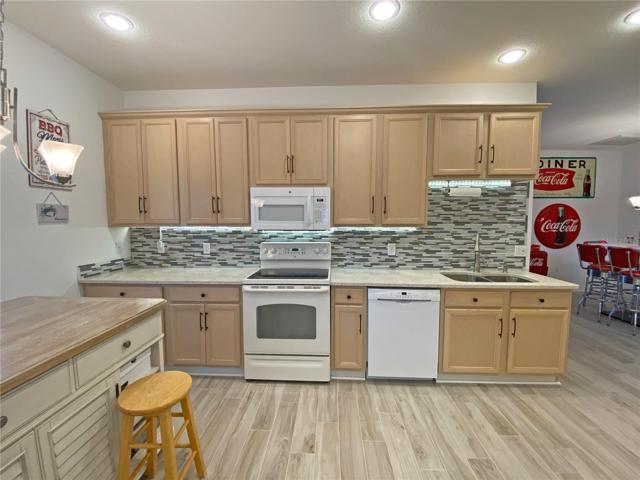 Kitchen with 42inch cabinets