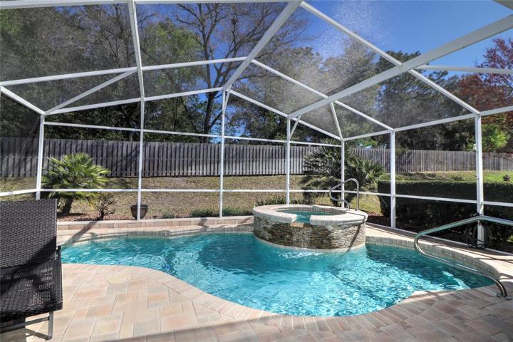 Pool/Spa/Birdcage