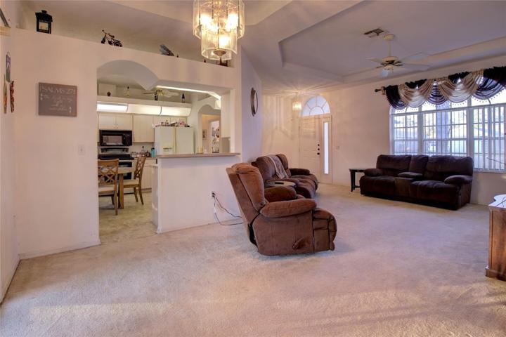 Living room/kitchen