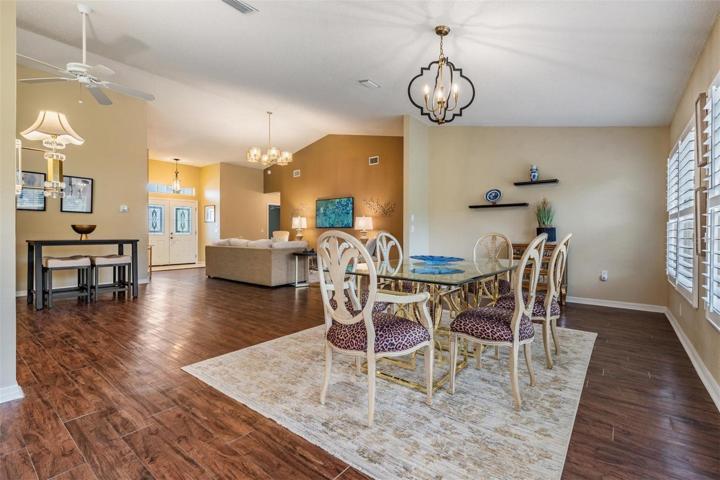 Dining/bonus area to make your own