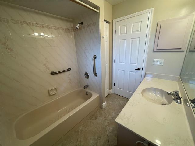 Full Bathroom 2