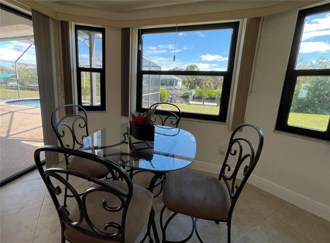 Eat In Breakfast Area