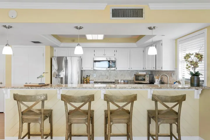 Entertainment bar, upstairs kitchen