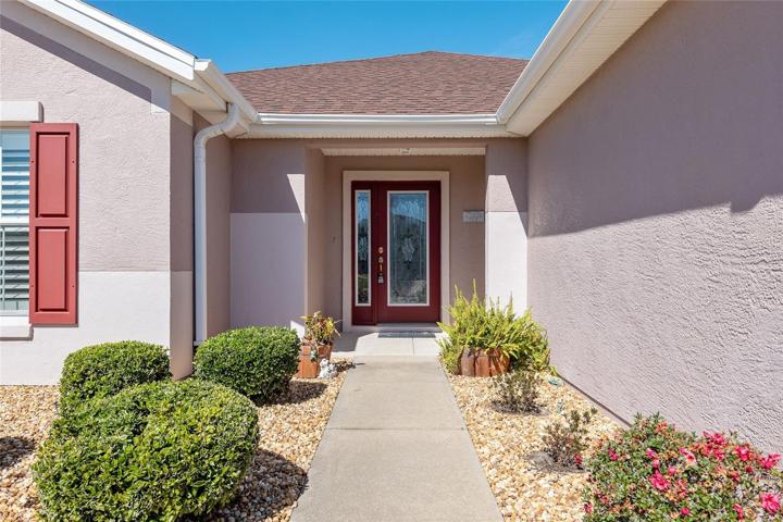 FRONT ENTRYWAY