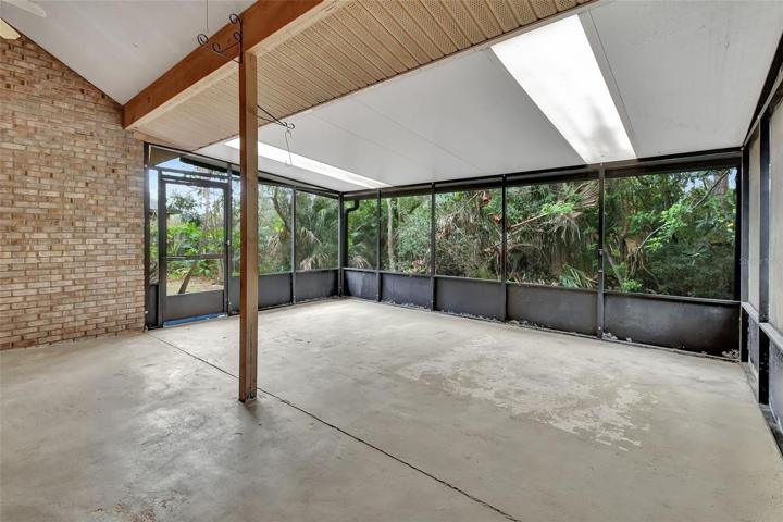 Screened room