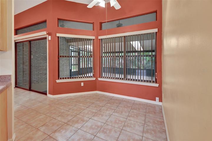 Breakfast nook overlooking screened room
