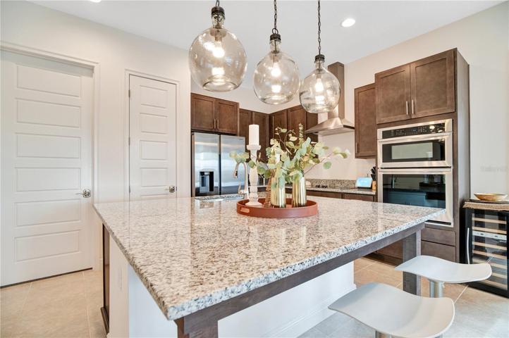 Kitchen with Island Seating