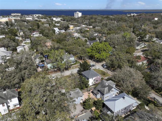 Facing Northeast (One block to Sanford Avenue)