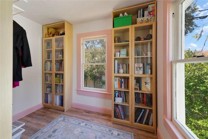 Walk-in-Closet