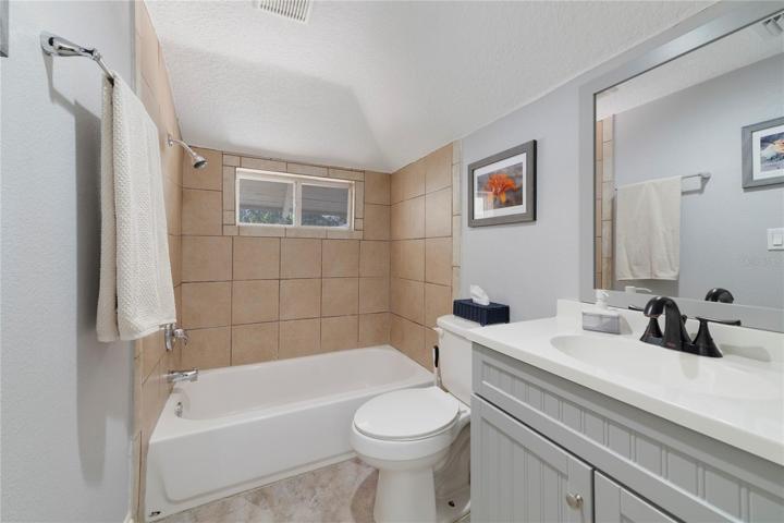 Upstairs 2nd Bathroom