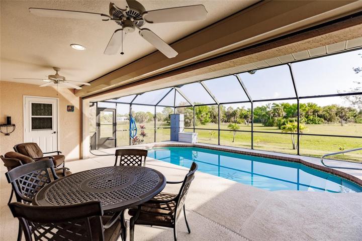LANAI & POOL
