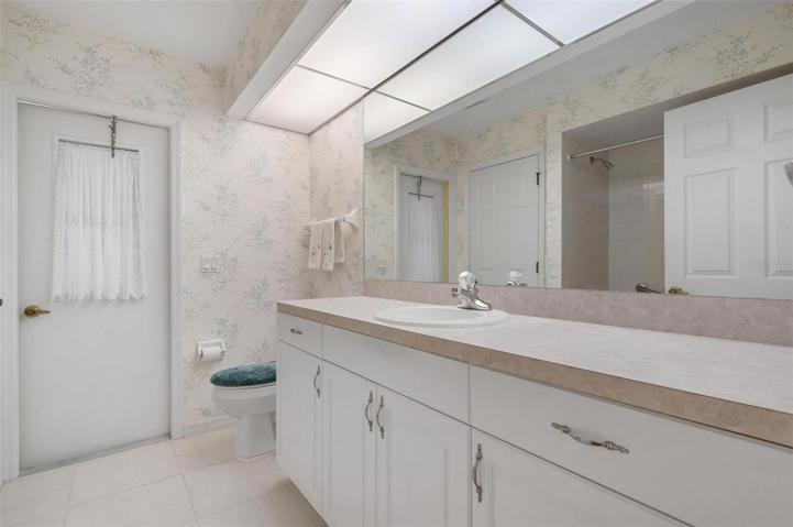 Guest bathroom.