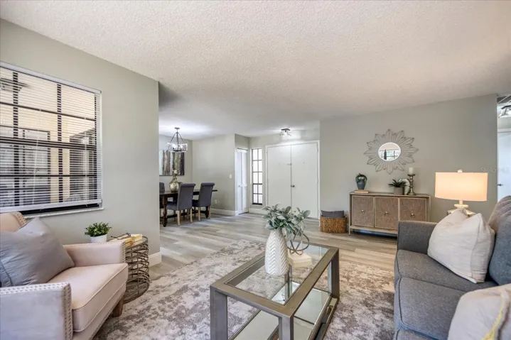 Comfortable spaces with abundant natural light~