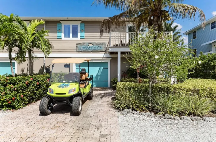 Loggerhead front view, plenty of parking