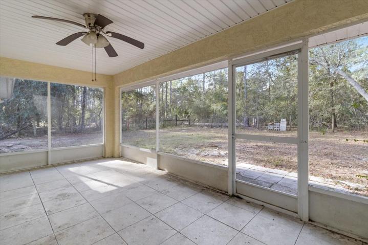 Spacious 19'x10' screened lanai