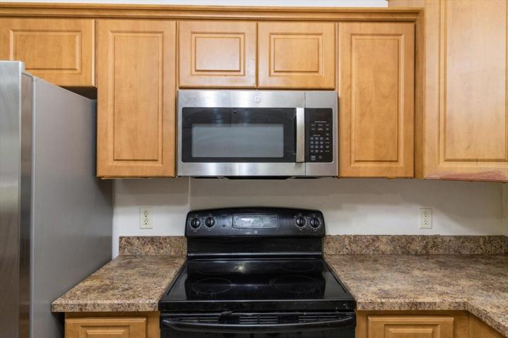 Oven/Range and Microwave Hood