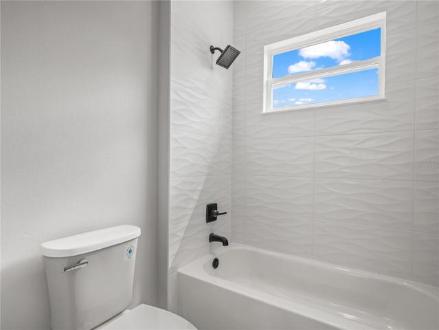 Private toilet and shower/tub