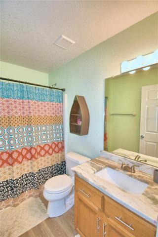 GUEST HALL BATH
