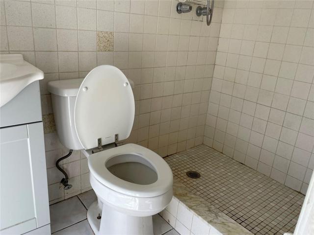 Pool Bathroom of of Bedroom 2