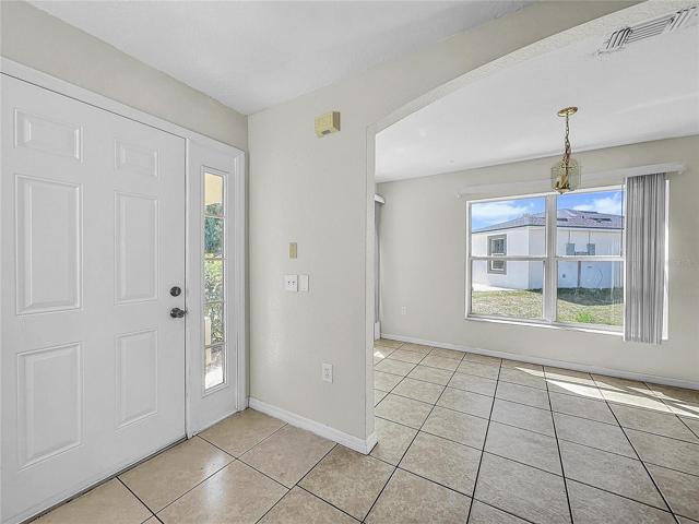 Unit B Entrance/Dining
