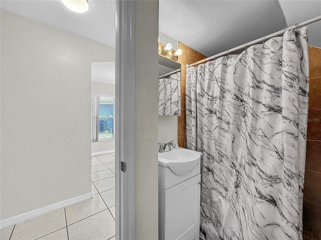 Unit A Bath 1 (Downstairs)