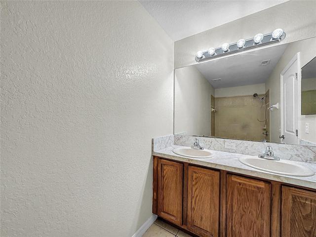 Unit B Master Bath